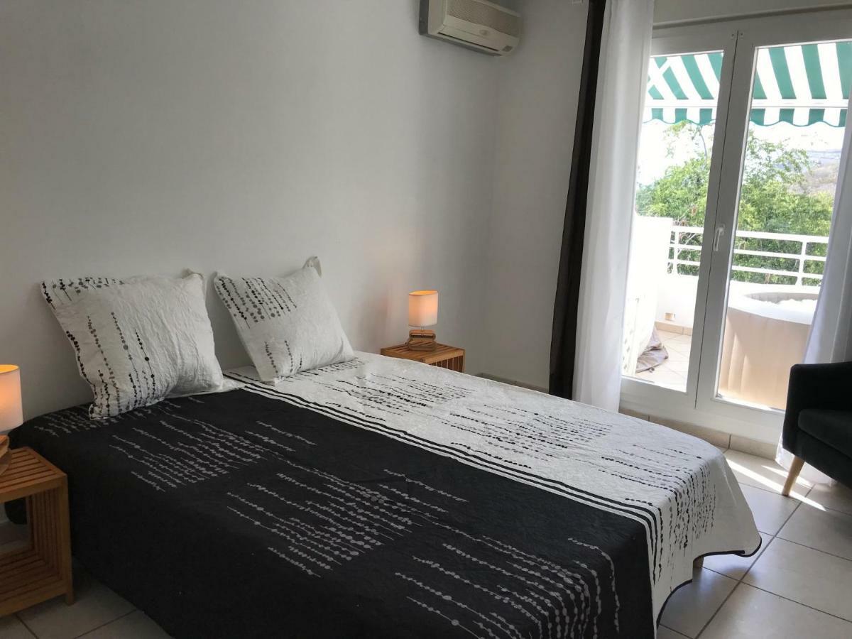 Meuble Homard Avec Jacuzzi Et Vue Mer Saint-Gilles-les Bains Exterior foto