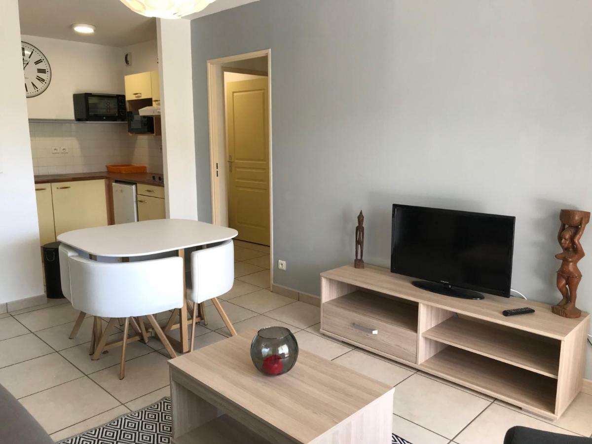 Meuble Homard Avec Jacuzzi Et Vue Mer Saint-Gilles-les Bains Exterior foto