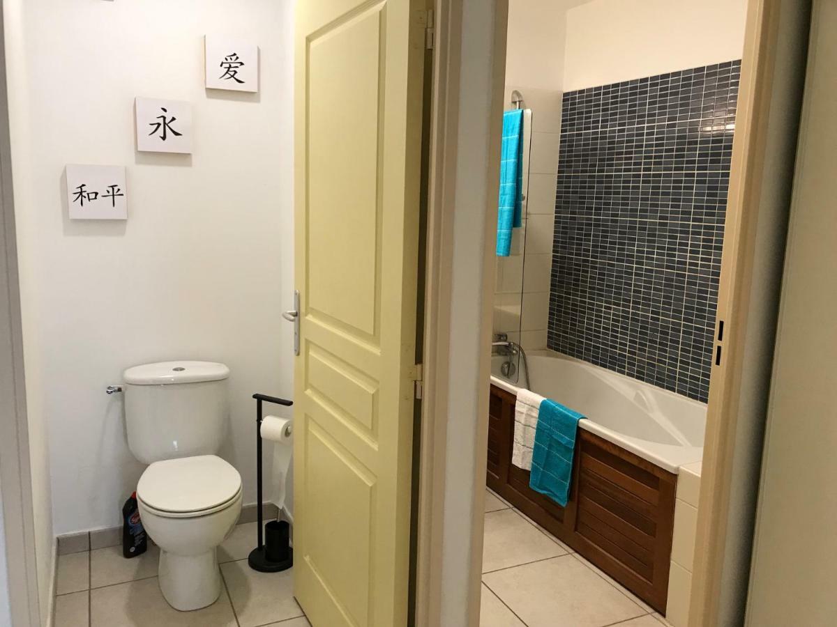 Meuble Homard Avec Jacuzzi Et Vue Mer Saint-Gilles-les Bains Exterior foto