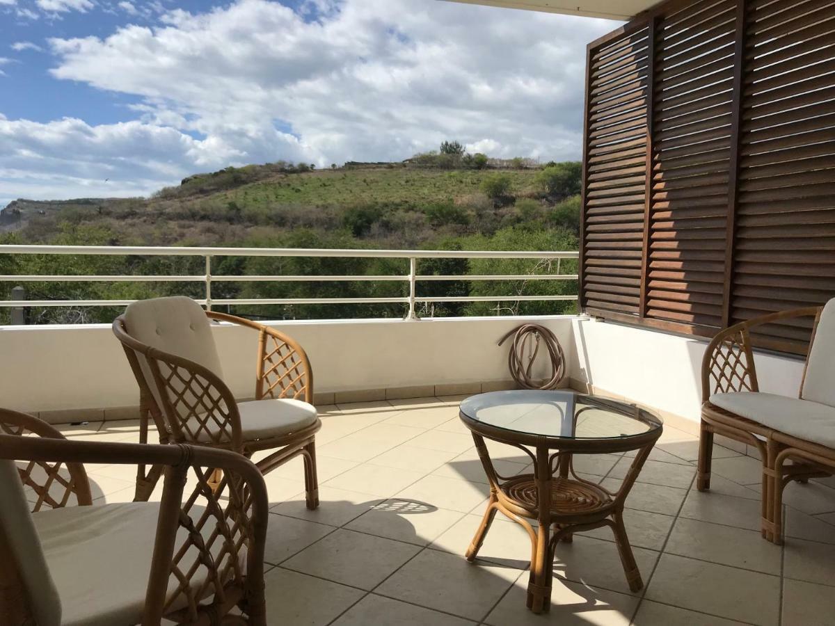 Meuble Homard Avec Jacuzzi Et Vue Mer Saint-Gilles-les Bains Exterior foto