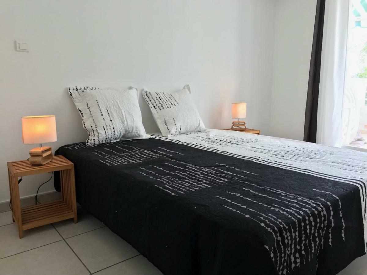 Meuble Homard Avec Jacuzzi Et Vue Mer Saint-Gilles-les Bains Exterior foto